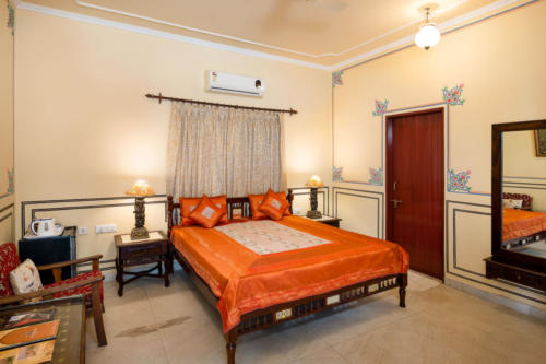 LUXURY HOTEL ROOMS